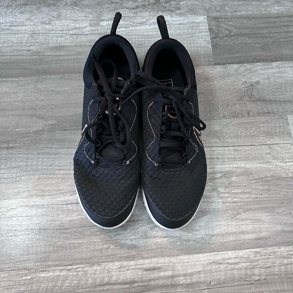Nike Black and Pink Athletic Shoes - Picture 2 of 6